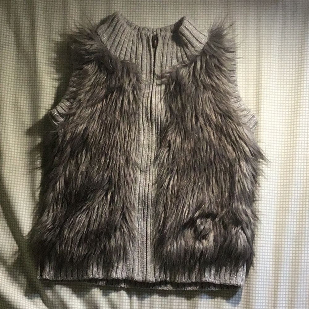 Fur-like vest